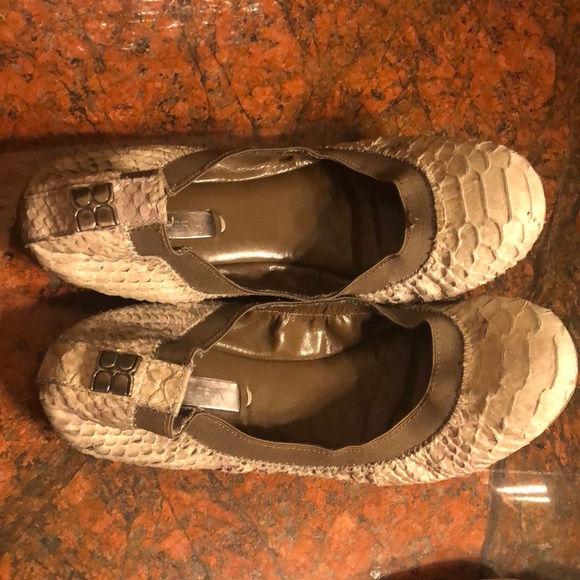 BCBG Maxazria shoe - Picture 4 of 4